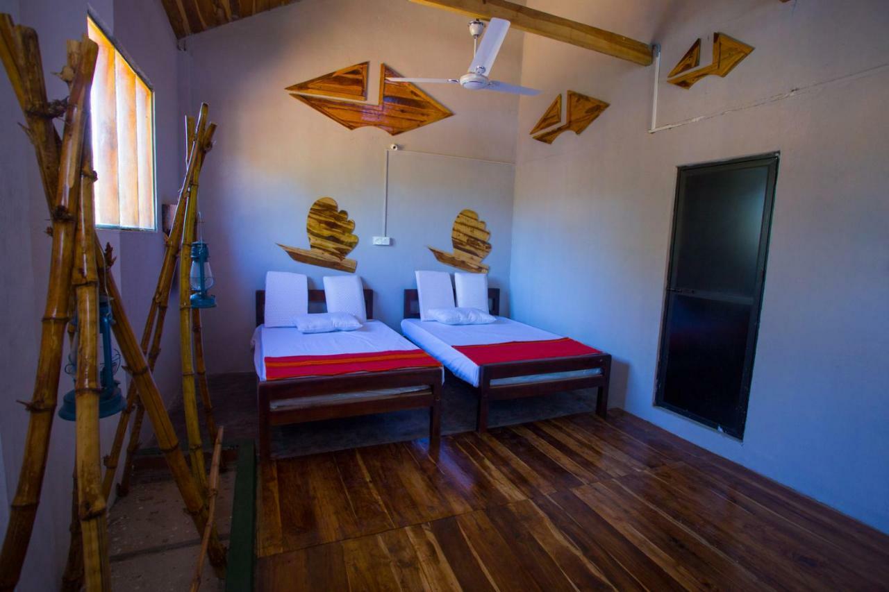 Neem Garden Guest House Batticaloa Quarto foto